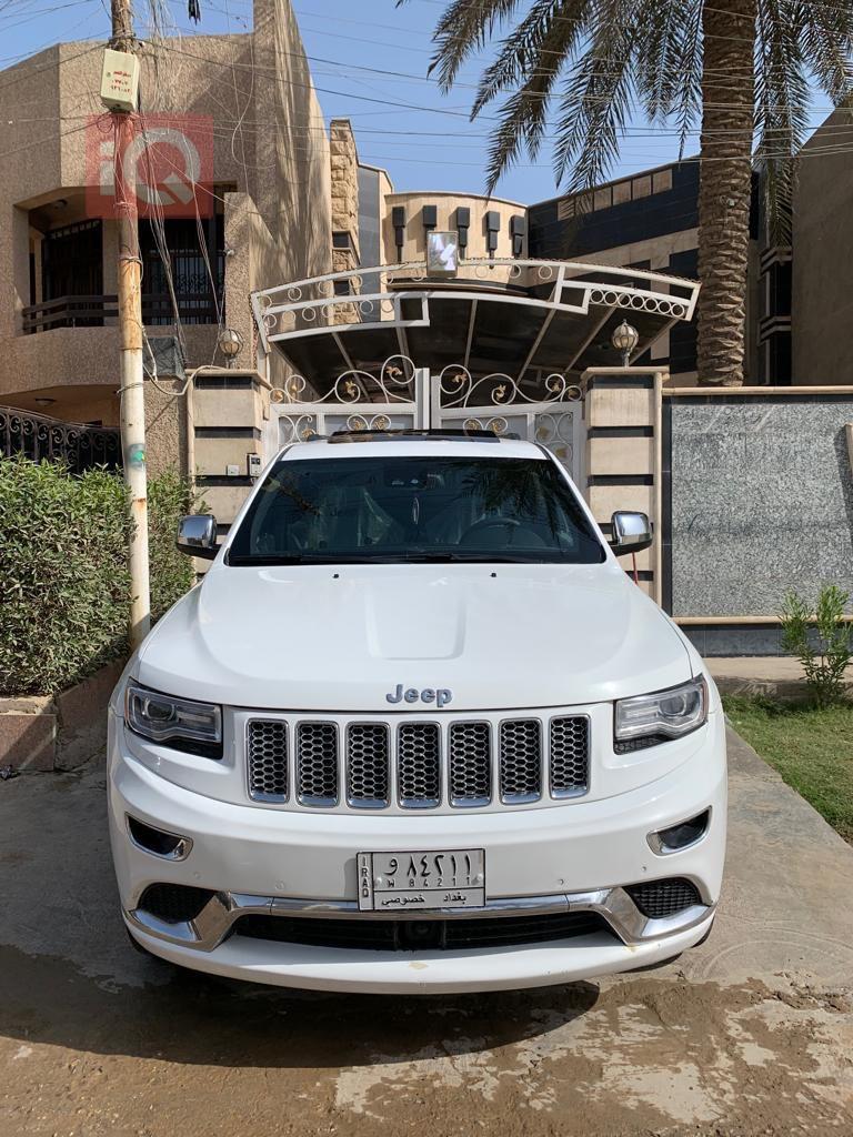 جیپ گراند شیرۆکی